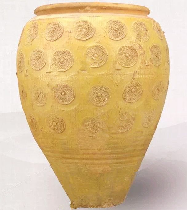 藏在青州博物馆里的金青黄釉菊花纹缸