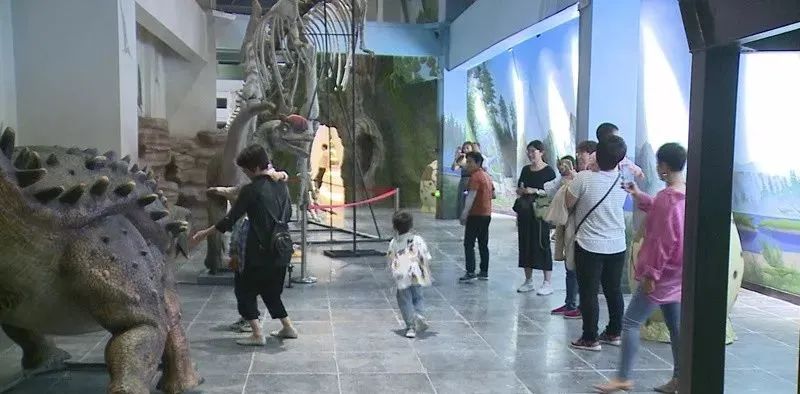 青州奇幻侏罗纪体验馆