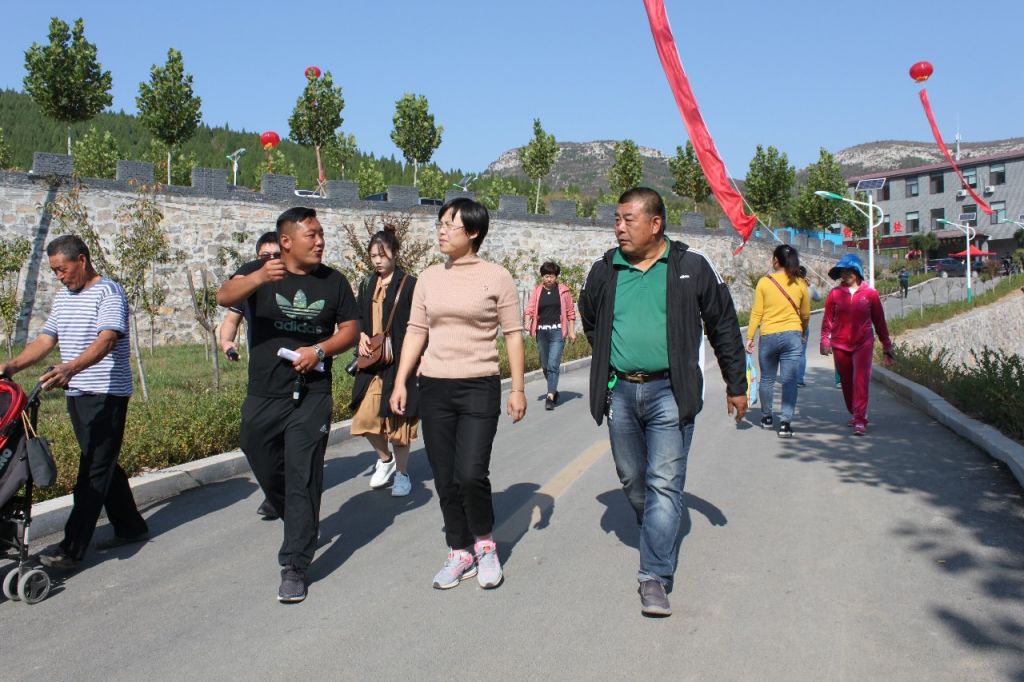 青州市政府副市长翟敏检查指导“十一”假日旅游工作