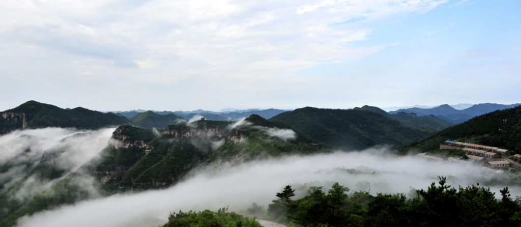 雨后云门山，袅袅云烟似仙境